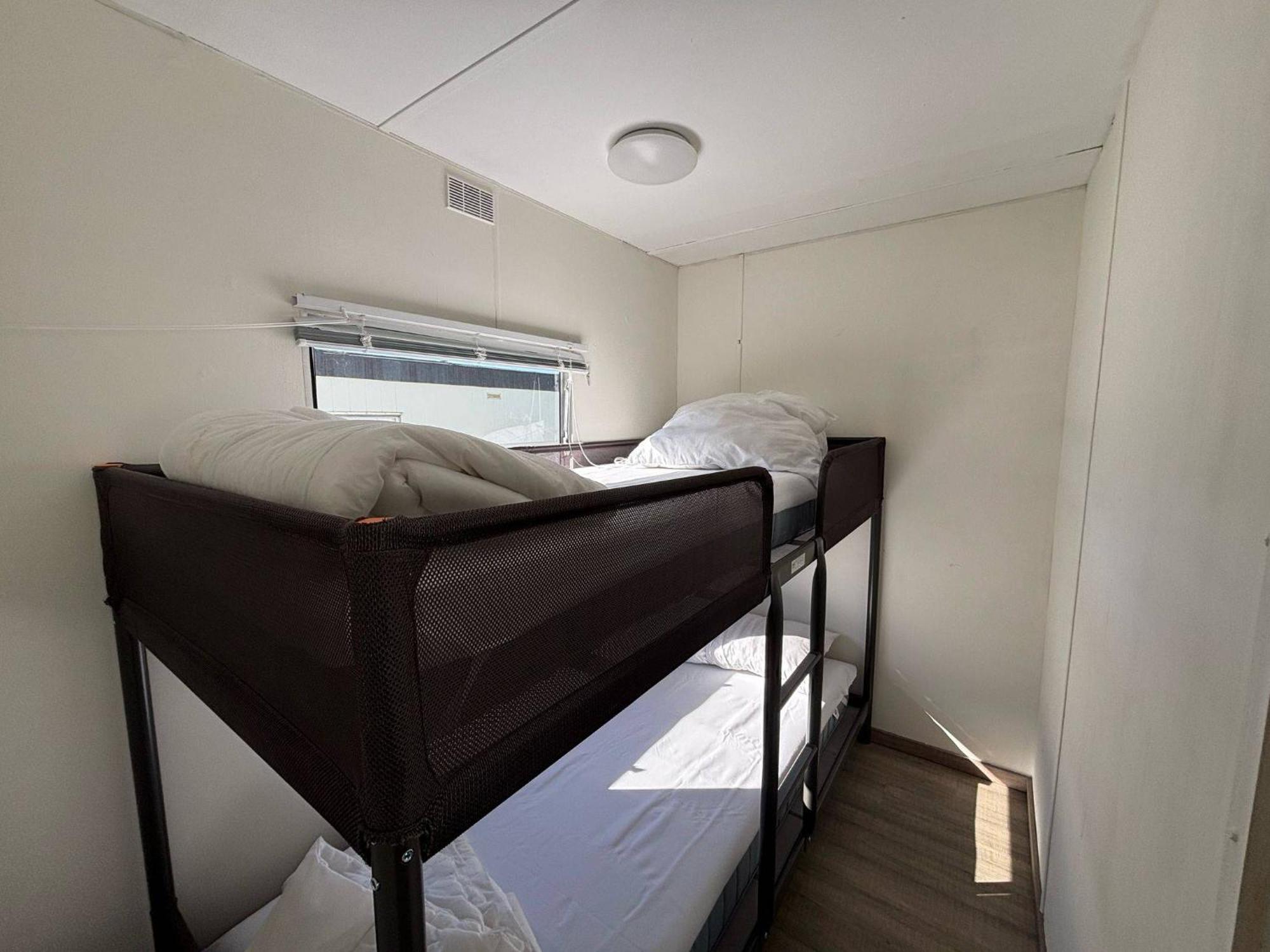 Mobile Home Au Camping New Vennepark Harendijk Esterno foto